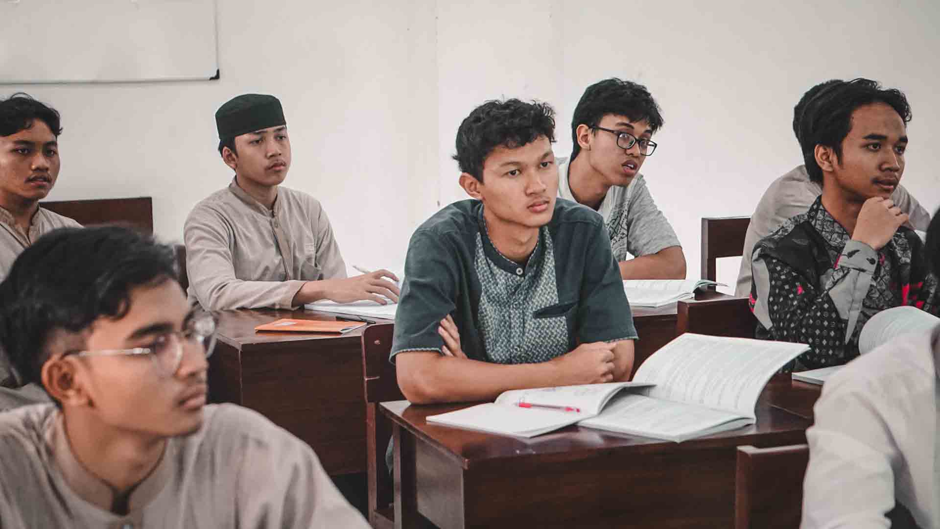 KEGIATAN BIMBINGAN BELAJAR SANTRI