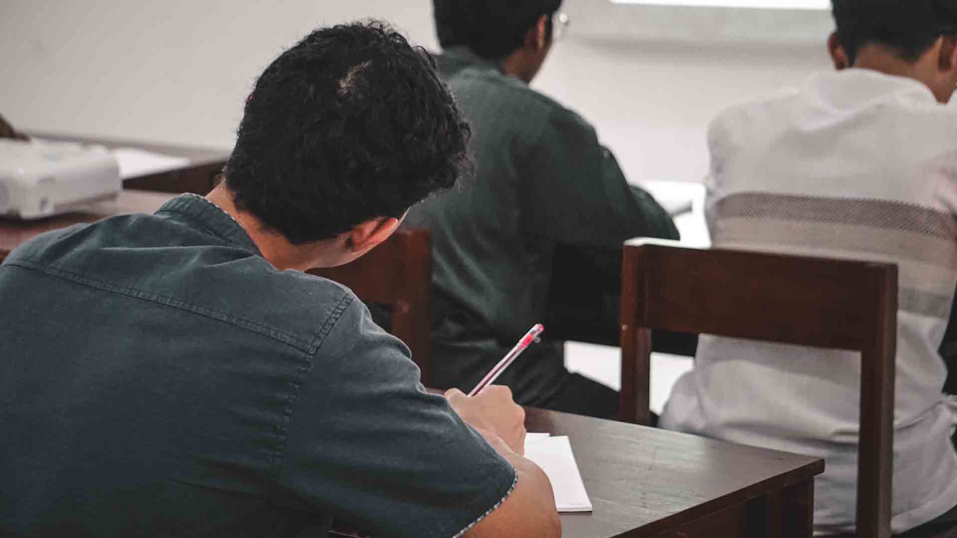 KEGIATAN BIMBINGAN BELAJAR SANTRI