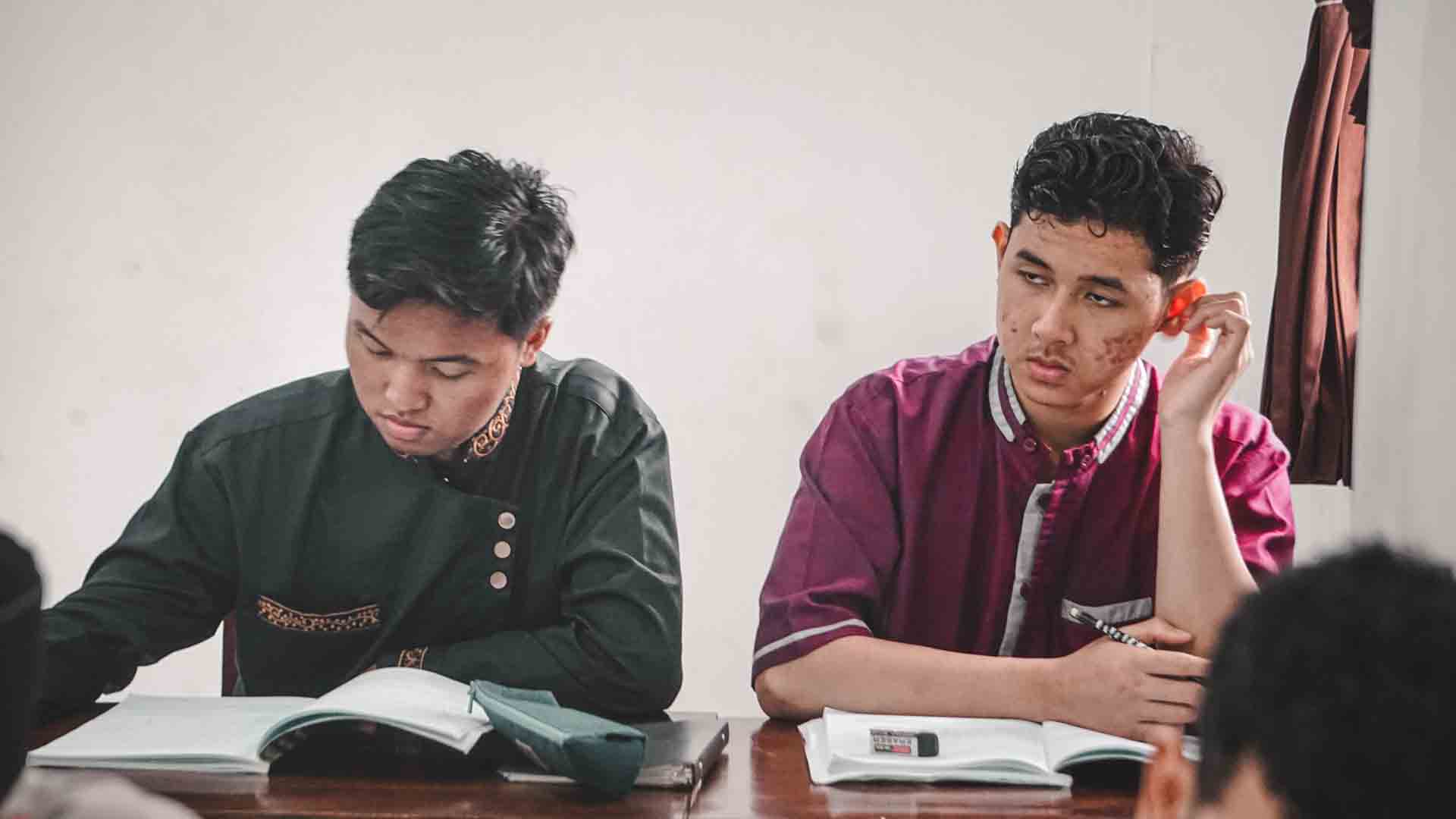 KEGIATAN BIMBINGAN BELAJAR SANTRI